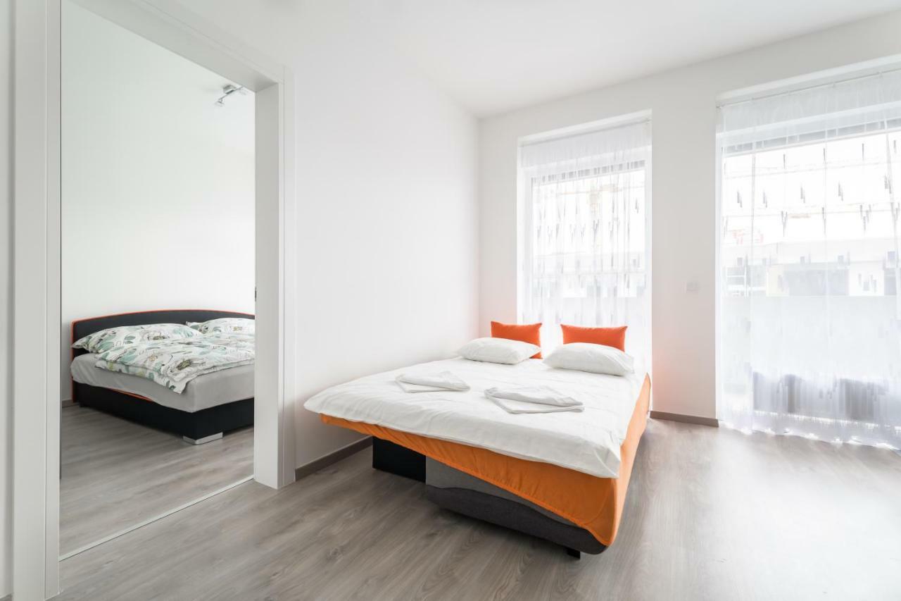 Bpr Chic White Home With Terrace & A/C & Garage Budapest Exteriör bild